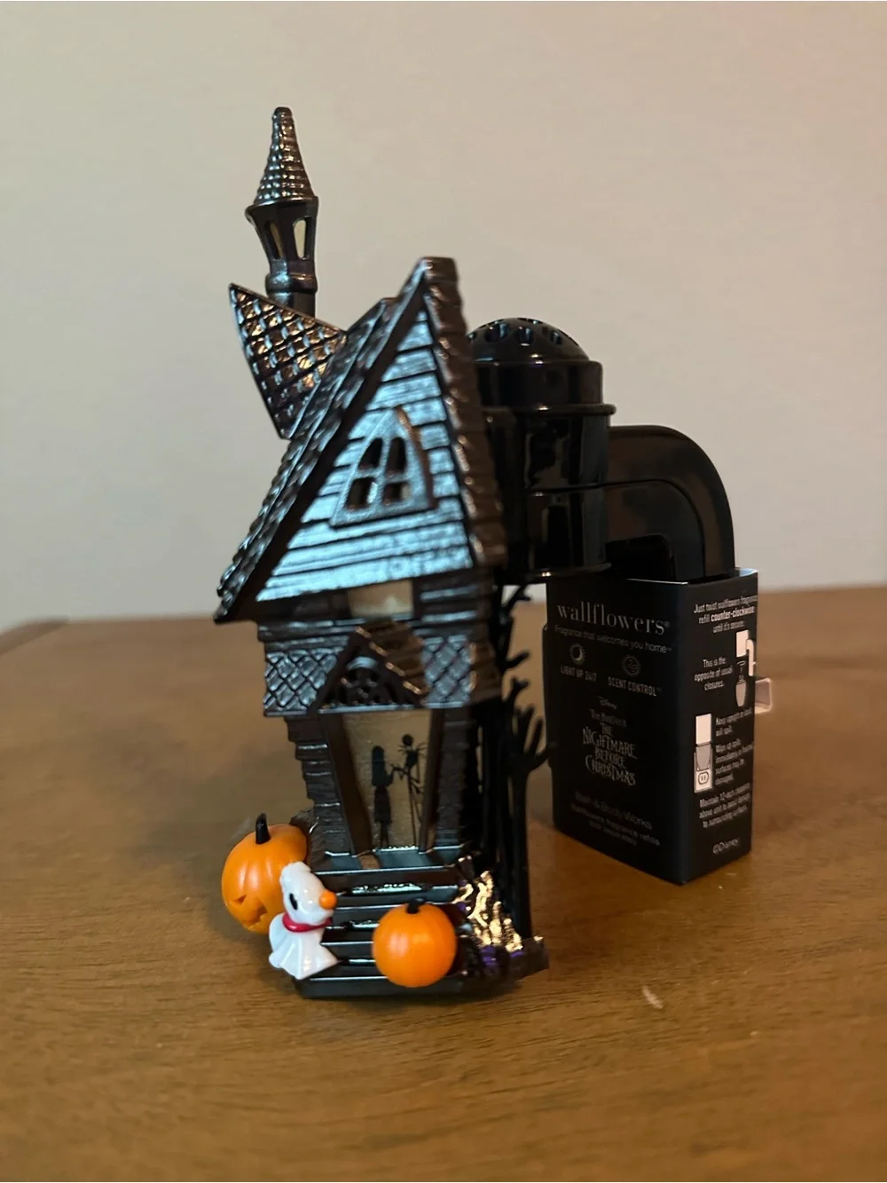 bath and body works X A nightmare before Christmas JACK SKELLINGTON HOME plug